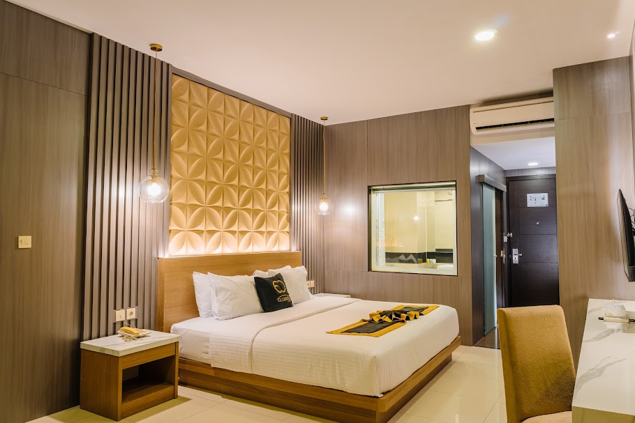 JUNIOR SUITE 212 (1)