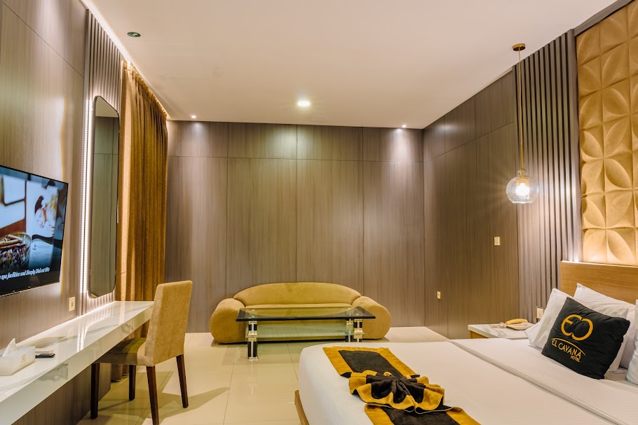 JUNIOR SUITE 212 (4)